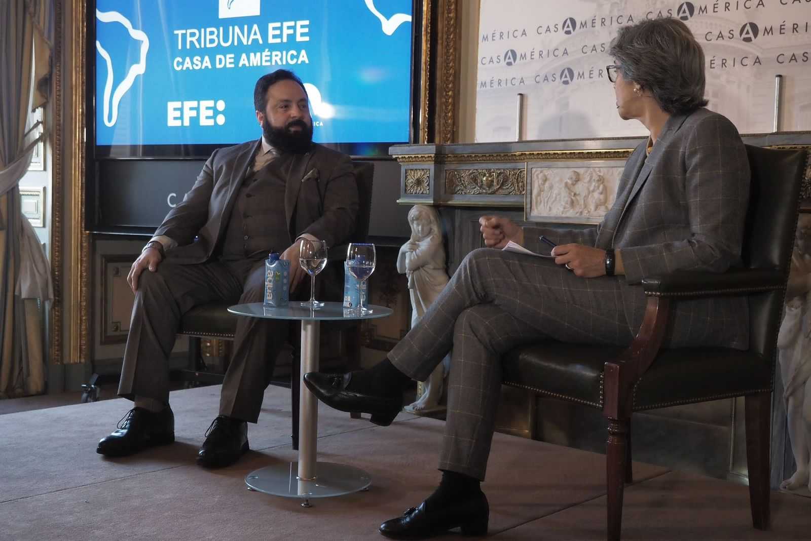 Presidente entrevistado por la directora de la Agencia EFE en Casa de América, España